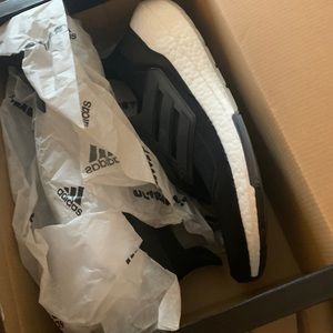 BRAND NEW Adidas Ultraboost 21